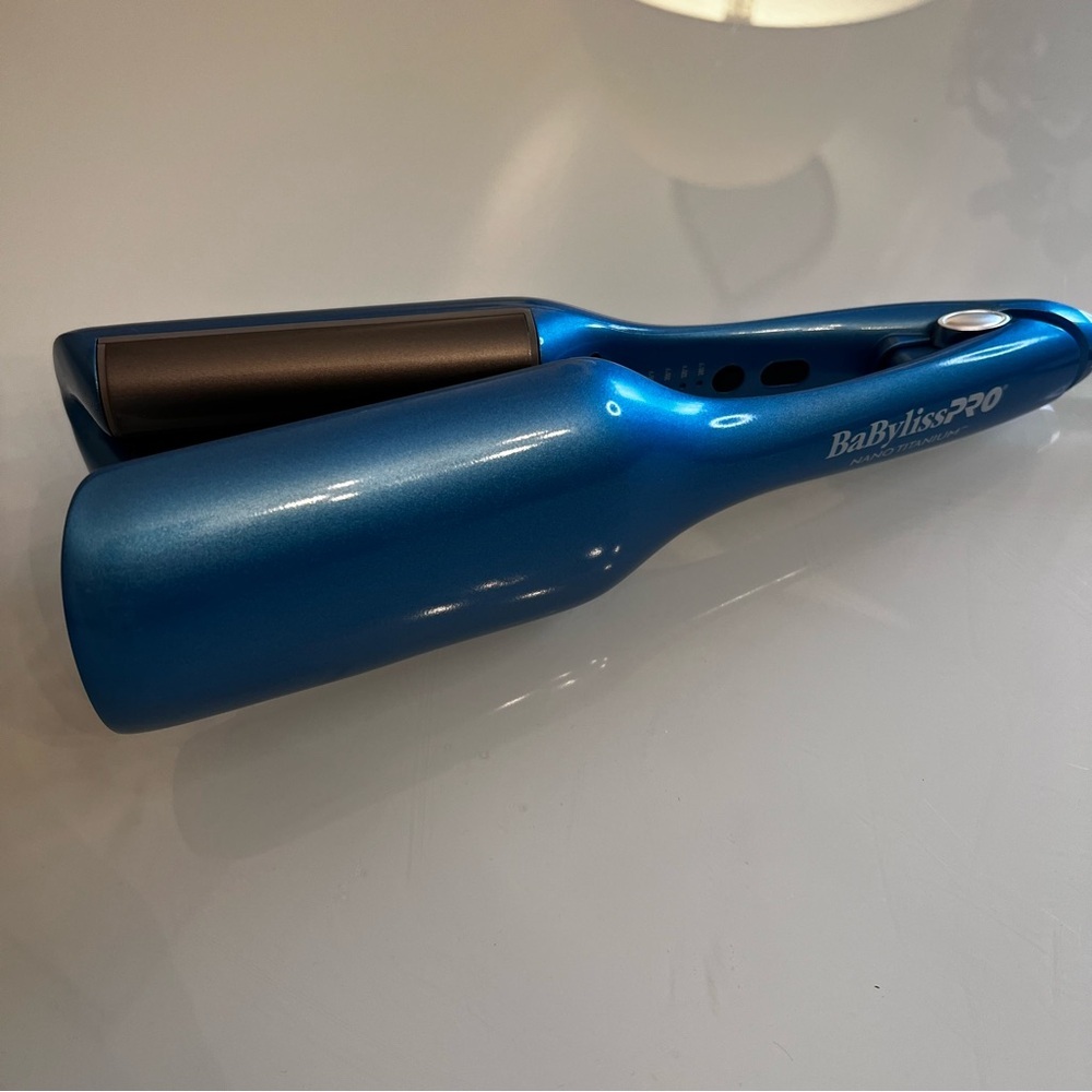 BaBylissPRO Nano Titanium Styling Tool - Metallic Blue - Picture 5 of 16